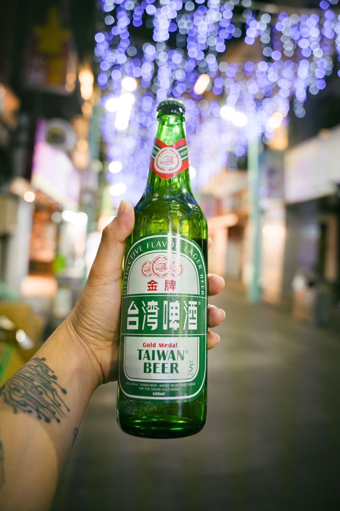 A drinks stall at a Taiwan night market